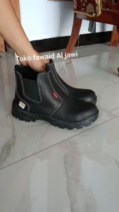 Sepatu Safety King Skn Ujung Besi: Keselamatan Kerja Pabrik Pom Bengkel Terlaris