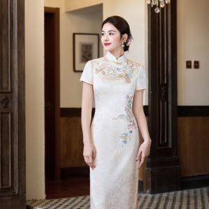 Vintage Red Embroidered Summer Banquet Cheongsam