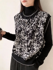 QINGNAER | Retro Color Block Embroidered Knit Vest For Plus Size Women