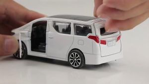 REDFIRE TOYS MAINAN KOLEKSI MOBIL TOYOTA ALPHARD DIECAST METAL 1:32 BUKA PINTU