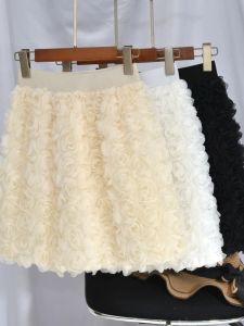 กระโปรงสั้นกระโปรงครึ่งท่อนทรง A สำหรับฤดูใบไม้ผลิกระโปรงครึ่งท่อนดูดีดูแพงดูผอมเพรียวลายดอกไม้สามมิติสำหรับฤดูร้อนแบบใหม่2024ของผู้หญิง