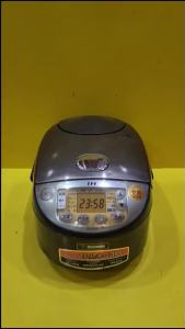 Nồi cơm nội địa Nhật cao tần (IH) Zojirushi NP-VN10 (1.0L) (0951009)_Hàng nội địa Nhật đã qua sử dụng điện 100V