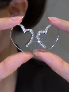 Luxurious Gold-Plated Alloy Fashion Heart Earrings for Women with Artificial Gemstones and Semi-Precious Stones