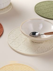 Heat-Resistant Cream Retro Style Table Protector Mat