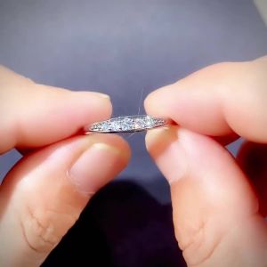 Huitan Delicate Thin Ring for Women Versatile Party Accessories Daily Low-key Fashion Lady Jewelry Inlaid Shiny CZ for Wedding