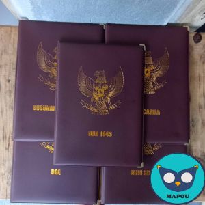 Map Upacara  Map Upacara Bendera Merah Maroon (Satu set 5 PCS)