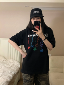 T-Shirt Wanita Lengan Pendek Korea Style - Motif Bunga Lukis & Tulisan Aesthetic Katun Premium Bernapas 2025 Desain Streetwear Oversize Slim Fit Baju Pasangan Ukuran Besar Kerah Bulat Eksklusif Baju Santai Slim Fit Sweet & Bold OOTDRamadan Warna Cerah