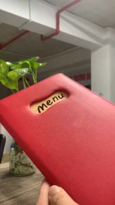 Bìa da menu A5 đỏ cho nhà hàng khách sạn