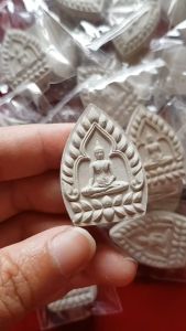 พระผง พิมพ์เจ้าสัว แบบแพ็ค 100 องค์ และ แพ็ค 50 องค์