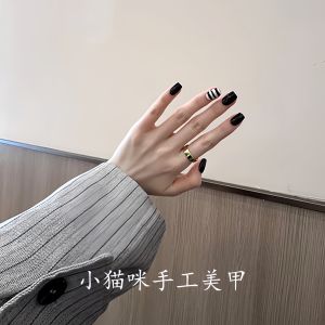 เล็บปลอมแบบสวมใส่สีดำขาวลายม้าลายมือกาวิธีการใช้แบบสวมใส่สำหรับเล็บสั้นสีขาวผลิตจากจีน