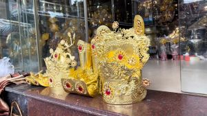 Bộ mũ và hài thờ cúng bằng đồng cho quan ông cao 40cm rộng 45cm