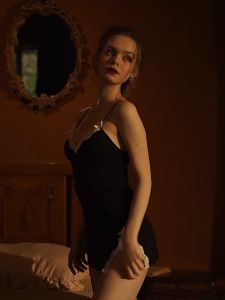 ชุดนอนผู้หญิงเซ็กซี่ ชุดนอนแบบกระโปรง สีทึบสูงร่อง 1070