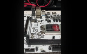 COLORFUL BATTLE-AX B760-GHA WIFI D5 V20 I LGA1700 I WHITE DDR5 I 2 PCIE 4.0 X 4 M.2 I MATX I 2XDIMM SLOT