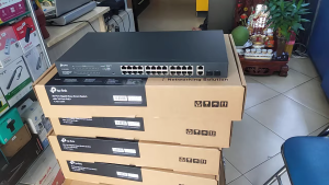 TP-LINK 28-Port Gigabit Easy Smart Switch with 24-Port PoE+  - TL-SG1428PE