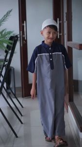 Nuraz - Baju Jubah Anak Laki-Laki Model REGLAN Lengan Pendek - Koko Gamis Usia 1-14 Tahun Bonus Peci