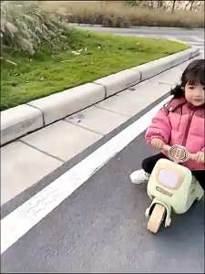 Beige รถขาไถ ขาไถเด็ก จักรยาน3ล้อ จักรยานทรงตัวเด็ก รถขาไถ รถสามล้อเด็ก 1-6 ขวบ