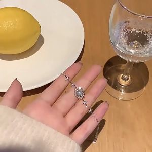 Nicedays🍒Shiny Galaxy Gelang Gadis Desain Niche High-end Hadiah Ulang Tahun Pacar Yang Indah