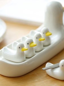 Creative Japanese Style Ceramic Duck Chopsticks Holder Fan Home Brand Duck Shape Chopsticks Rest Soft Cute Healing Design