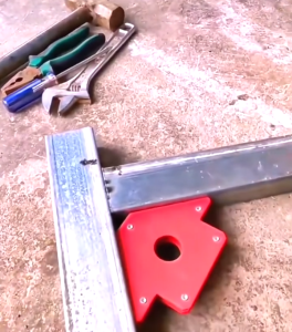 จับฉากแม่เหล็กแรงสูง สำหรับช่างเชื่อม แม่เหล็กเชื่อมโลหะ จับยึดงาน 30/45/60/75/90/135 องศา แม่เหล็กจับฉาก อุปกรณ์ช่วยเชื่อม แข็งแรง ใช้ง่าย