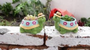 1pc Adorable Garden Turtle Succulent Pot - Planters Resin Statue Plant Flower Pot Yard Garden Patio Vase Outdoor Deco-Indoor/Out