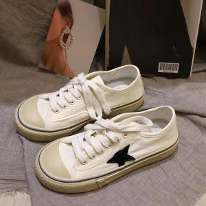 รองเท้าผ้าใบสีขาวทรงแบนสำหรับผู้หญิง ทรงหุ้มข้อต่ำ ส้นแบน รองเท้าผ้าใบสีขาวสไตล์เกาหลี ทรงหัวมน ผูกเชือก ฤดูใบไม้ร่วง 2023