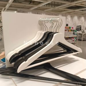 ของแท้! IKEA ไม้แขวนเสื้อ BUMERANG แพ็ค 8 ชิ้น มี 3 สี ขาว ดำและไม้ธรรมชาติ อิเกีย แท้