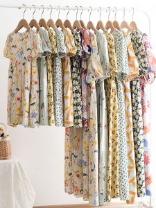 Váy Cotton Thun Phong Cách Ngọt Ngào Cho Bé Gái Mới Xuất Hiện Váy Viscose Chữ A Họa Tiết Hoa Vải Đậu Thương Hiệu Cha Mẹ-Con Quần Áo Kỳ Nghỉ