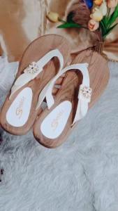 Simple Trendy Women Flat Sandals High Quality Rhinestone Flip Flops Breathable Comfort Non Slip All Match Outdoor Home 055523