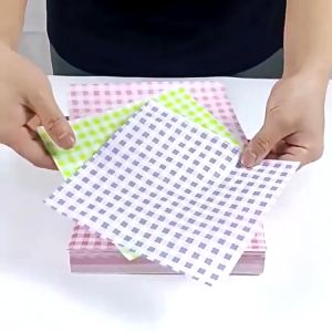 100Pcs Food Paper Liners Greaseproof Paper Sandwich Wrapper Paper Bread Burger Baking Food Wrapping Checkered Deli Basket Food Liner Wrap Greaseproof Paper for Chicken Wings Burger Nachos
