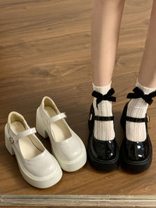 รองเท้าส้นสูง Mary Janes สไตล์ฝรั่งเศสย้อนยุคสำหรับผู้หญิง รองเท้าส้นหนา รองเท้าส้นแบนแบบสวมหัวกลม พื้นยาง สีพื้น