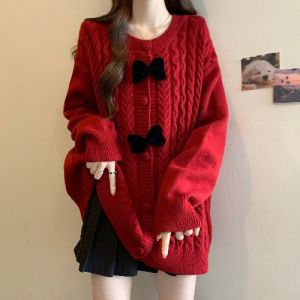 Áo Len Cardigan Dệt Kim Màu Đỏ Cỡ Lớn Cho Nữ Mùa Thu 2025 Phong Cách Mới Có Nơ Bướm Nhung Dài Vừa Phải Có Dây Đeo