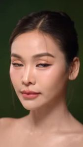 De Leaf Thanaka เดอ ลีฟ ทานาคา มอยส์เจอร์ไรซิ่ง แอนด์ ไวท์เทนนิ่ง ครีมบำรุงผิวหน้า กระจ่างใส ปกป้องผิวจากแสงแดด SPT-MWC913