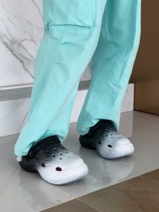 Trendy Gradient Color Hole Hole Shoes Womens Summer Outdoor Casual Beach Sandals Comfortable Versatile Slip-On EVA Material