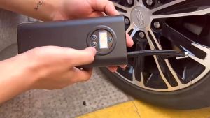 Pompa Udara Mobil Portabel & Tampilan Digital Cerdas