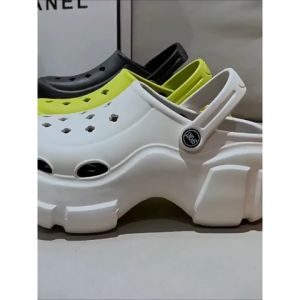 QLshop ใหม่มาแรง รองเท้าหัวโตรู ทรงสวย 3 สี เขียว พื้นหนาสร้างสรรคลูก รูปแบบสวยที่มีรูระบายอากาศ 3 ชุด