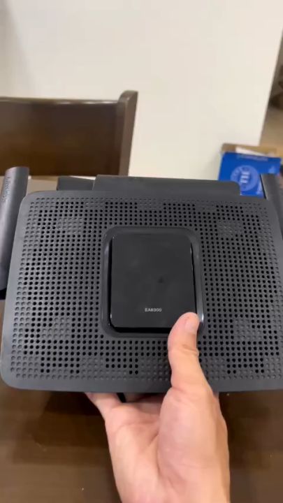 Router Wifi Linksys EA8300 Max-Stream AC2200, 3 băng tần tốc độ 2200Mbps đã qua sử dụng còn đẹp lắm