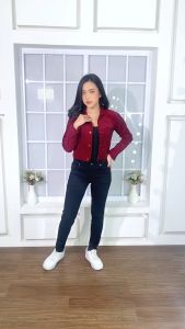 Jaket Crop Corduroy: Pilihan Jaket Wanita Model Crop Pendek Bahan Korduroi Import