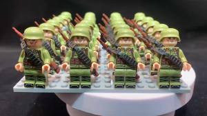 24Pcs army soldiers building blocks mini doll set with substrate DIY war scene building blocks childrens toy collection