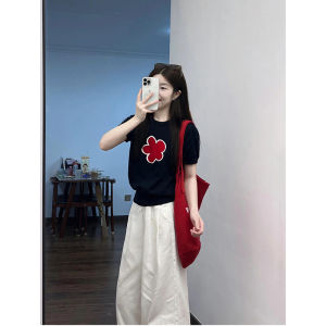 Stylish Niche Design T-shirt Top for Petite Knitted Short-sleeved