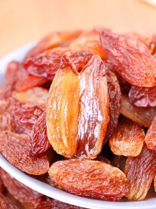 Green Fragrant Red Fragrant Concubine Creme Cassis G. B Turpan Raisin Non-Nuclear Xinjiang Specialty Hanging Dry Large Particle Powder Dried Fruit Excellent