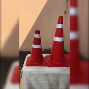 กรวยจราจร 50 ซม. ติดแถบสะท้อนแสง ทนต่อการขีดข่วน  รถทับไม่แตก