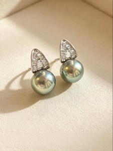 YISHU | Peacock Green Pearl Earrings with Full Zirconias