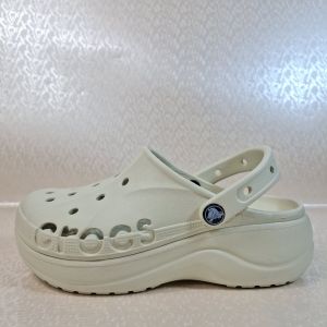 Sandal Crocs Classic Baya Clog Women / Sandal Wanita  / Sandal Crocs /Crocs Classic Baya Clog