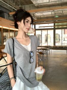 SHUQINGLAI | Pseudo Two-Piece Contrast Color V-Neck Loose Fitting T-Shirt