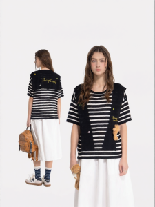 Pseudo Double-layer Cape Bear-decorated Knitted Womens T-shirt