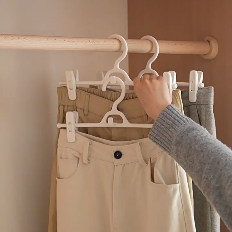 ไม้แขวนเสื้อแบบมีคลิป กระโปรง เสื้อยืด เสื้อสำหรับเด็ก พร้อมคลิป หนีบกางเกง