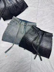 กระโปรงยีนส์ทรงเอเข้ารูปประดับเพชรหนัก เอวสูง ทรงสลิมฟิต สำหรับผู้หญิงในฤดูร้อน กระโปรงสั้นทรงเอเข้ารูป