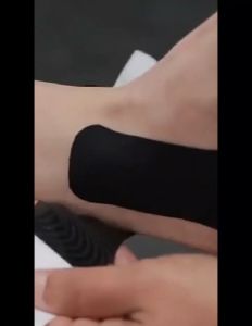CeeJay เทปบำบัด พันกล้ามเนื้อ 5cmx5m 2.5cmx5m คิเนสิโอ มีกาวในตัว Sports Bandage