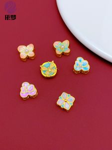 สร้อยข้อมือลูกปัดเคลือบอีนาเมลสีสาม ผีเสื้อทองตะวันตก ดอกกุหลาบ ลูกปัดแบ่ง จี้ DIY อุปกรณ์เครื่องประดับ รักษาสีได้