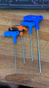 Tô vít lục giác chữ L tay cầm CAM HOẶC XANH được dùng để sửa chữa máy móc (giá 1 cái)